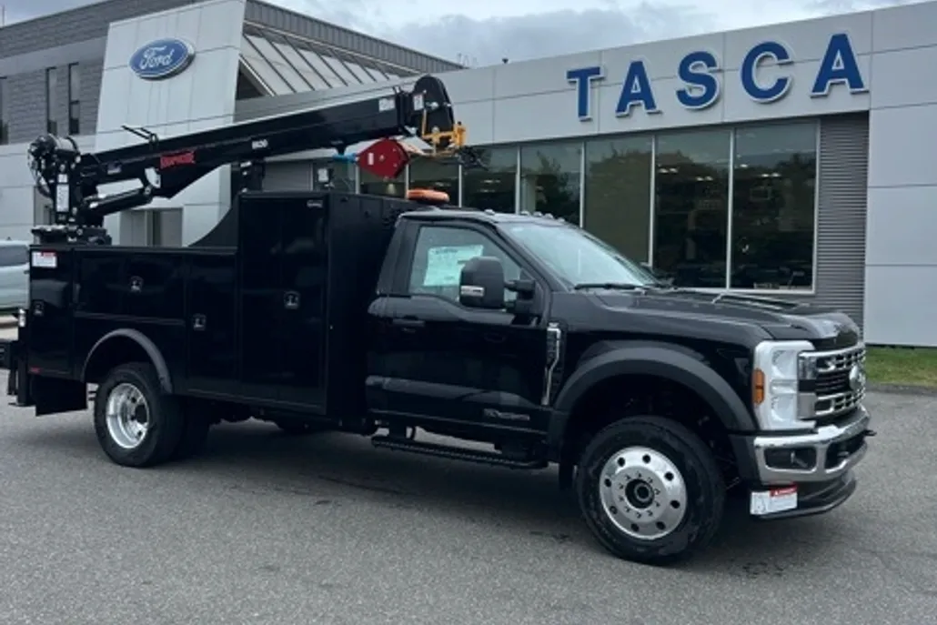 2024 Ford F-600 photo 1