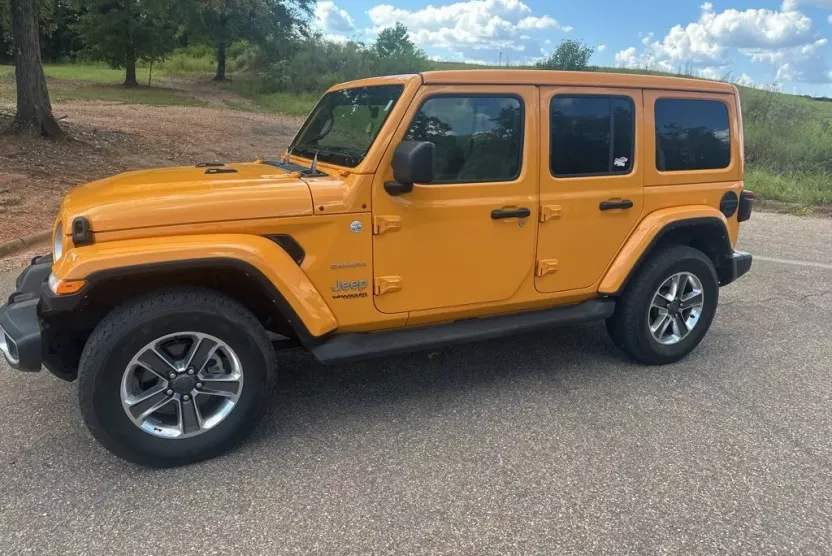 2021 Jeep Wrangler Unlimited Sahara photo 1