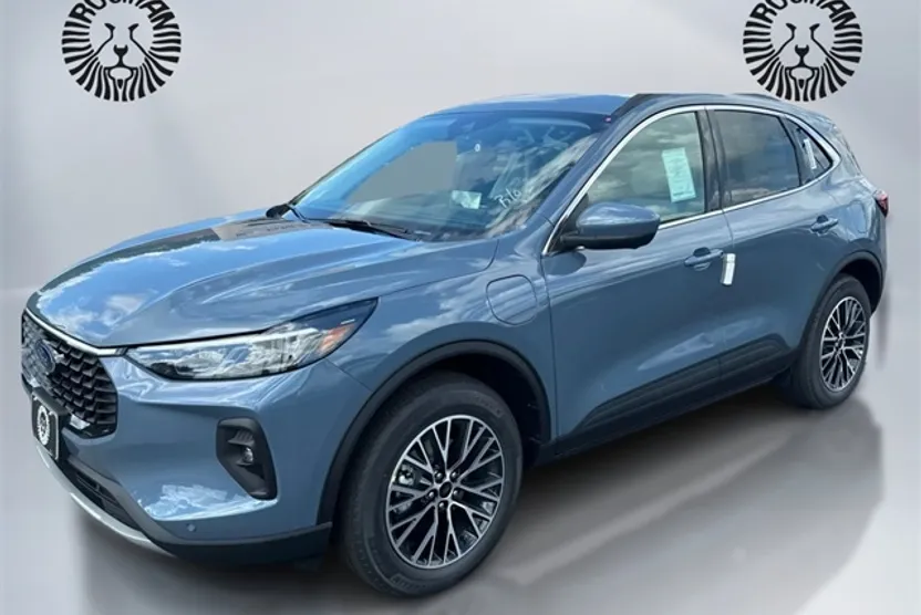 2025 Ford Escape Plug-In Hybrid photo 1