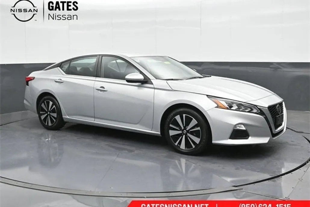 2022 Nissan Altima 2.5 SV photo 1