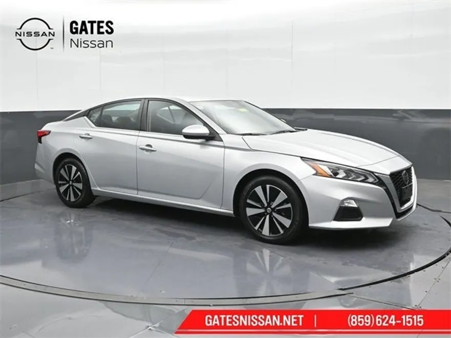2022 Nissan Altima 2.5 SV photo 1