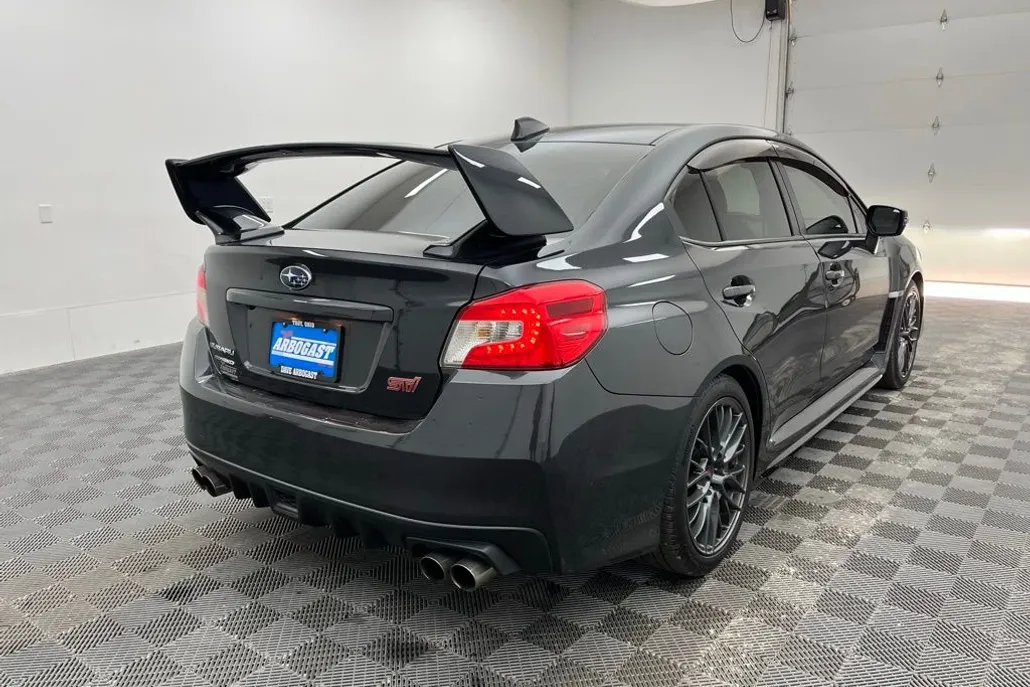 2016 Subaru WRX STI photo 1