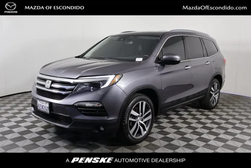 2016 Honda Pilot Touring photo 1