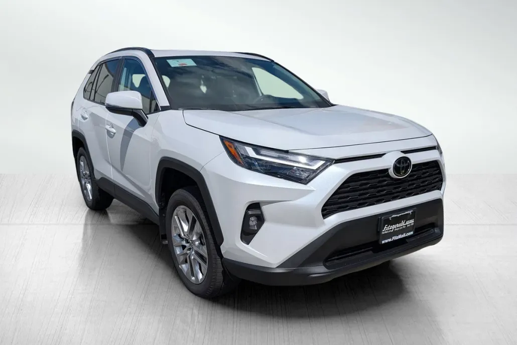 2025 Toyota RAV4 XLE Premium photo 1