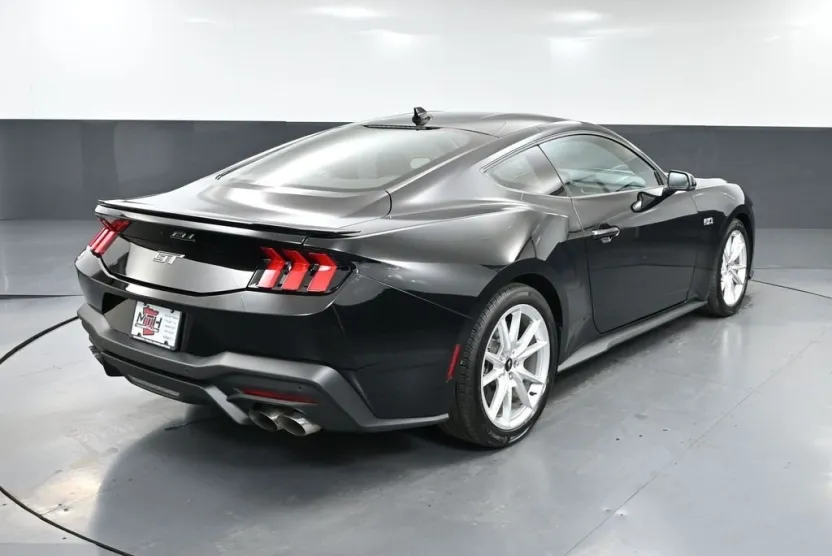 2024 Ford Mustang GT Premium photo 1