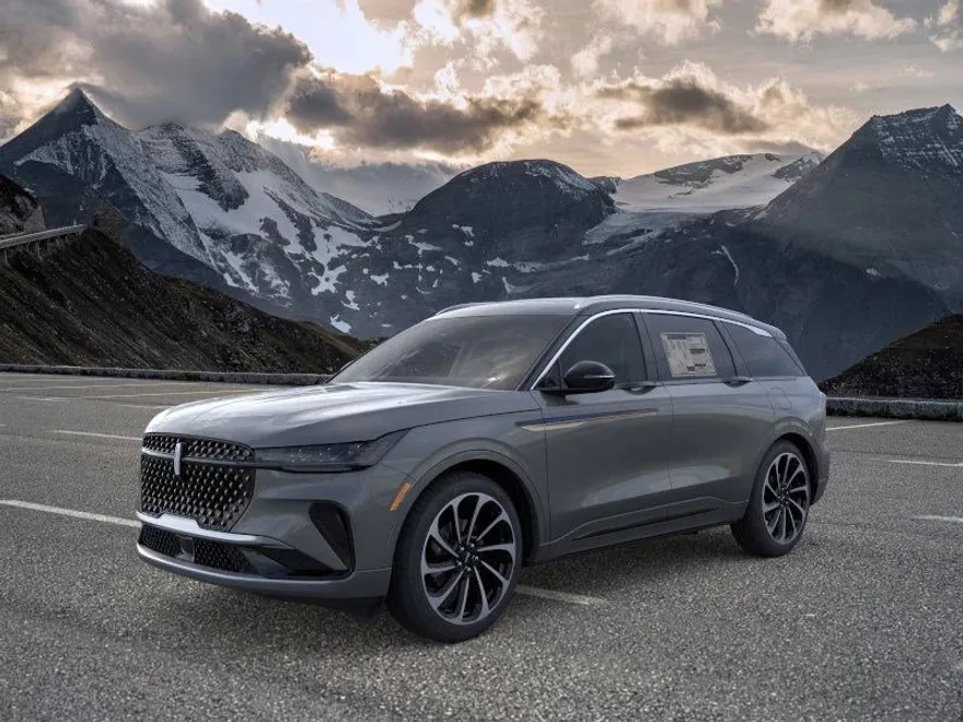 2025 Lincoln Nautilus Black Label photo 1