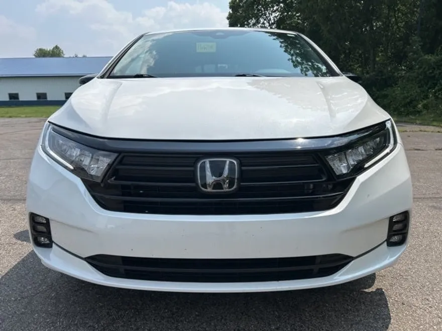 2023 Honda Odyssey Sport photo 1