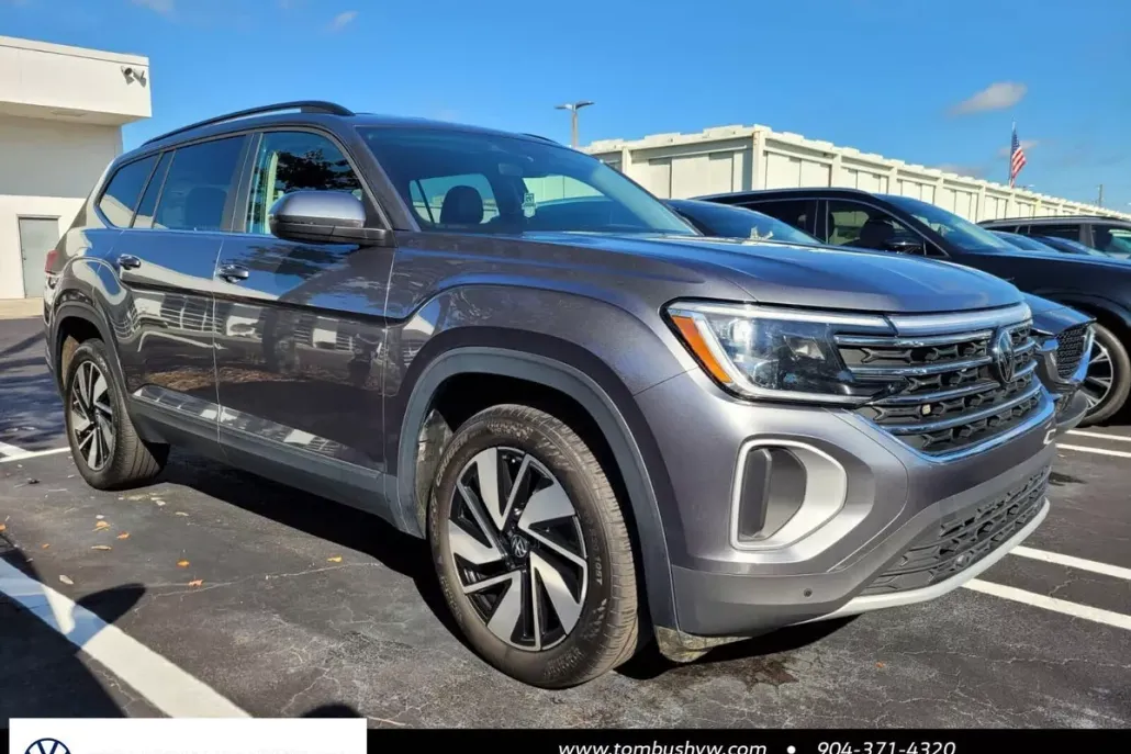2024 Volkswagen Atlas SE Technology photo 1