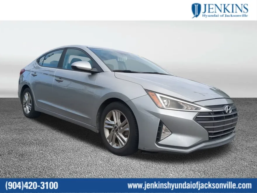 2020 Hyundai Elantra SEL photo 1