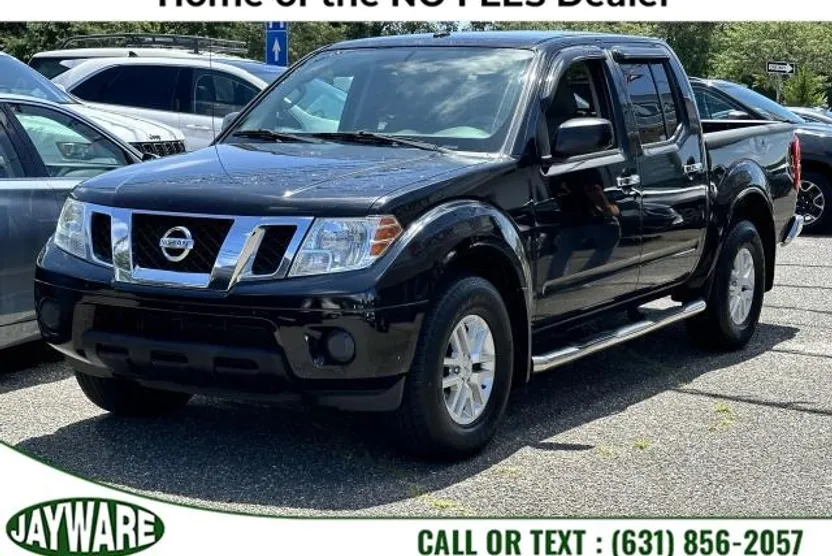 2014 Nissan Frontier Crew Cab SV photo 1