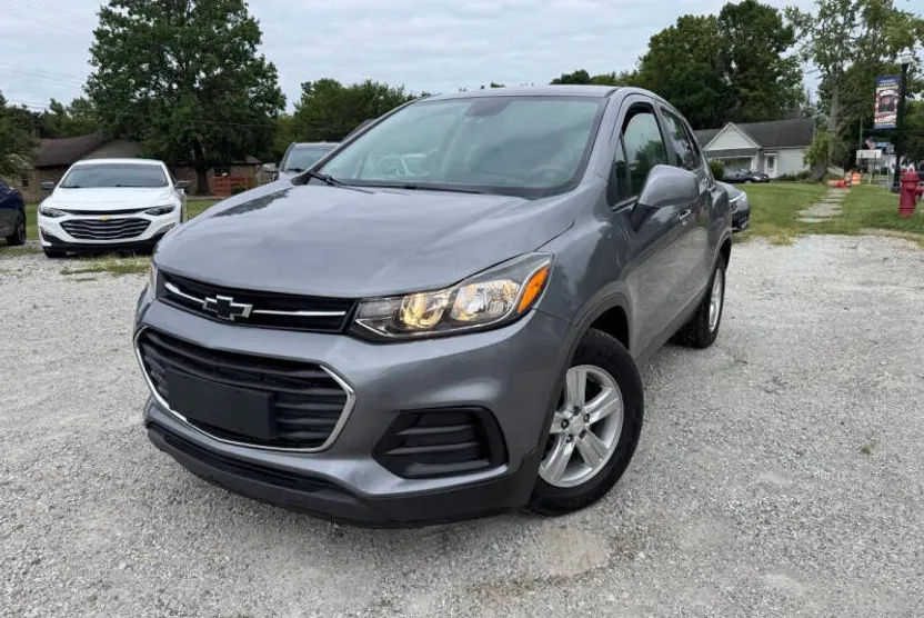 2020 Chevrolet Trax LS photo 1