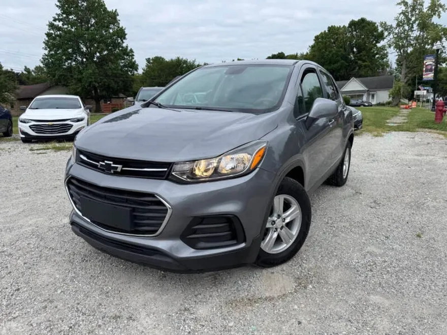 2020 Chevrolet Trax LS photo 1