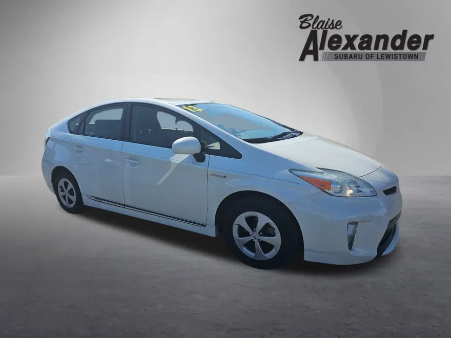 2013 Toyota Prius Two photo 1