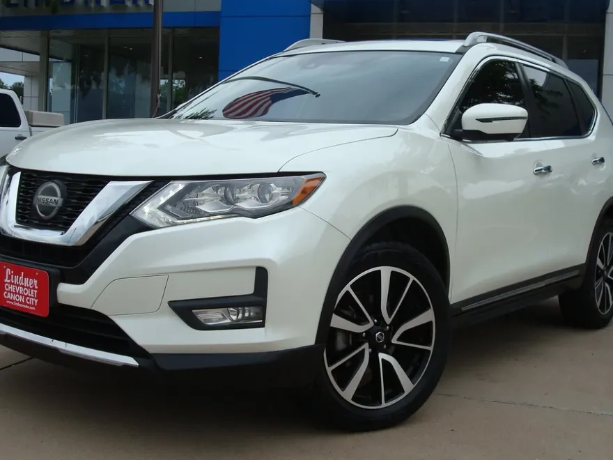 2020 Nissan Rogue SL photo 1
