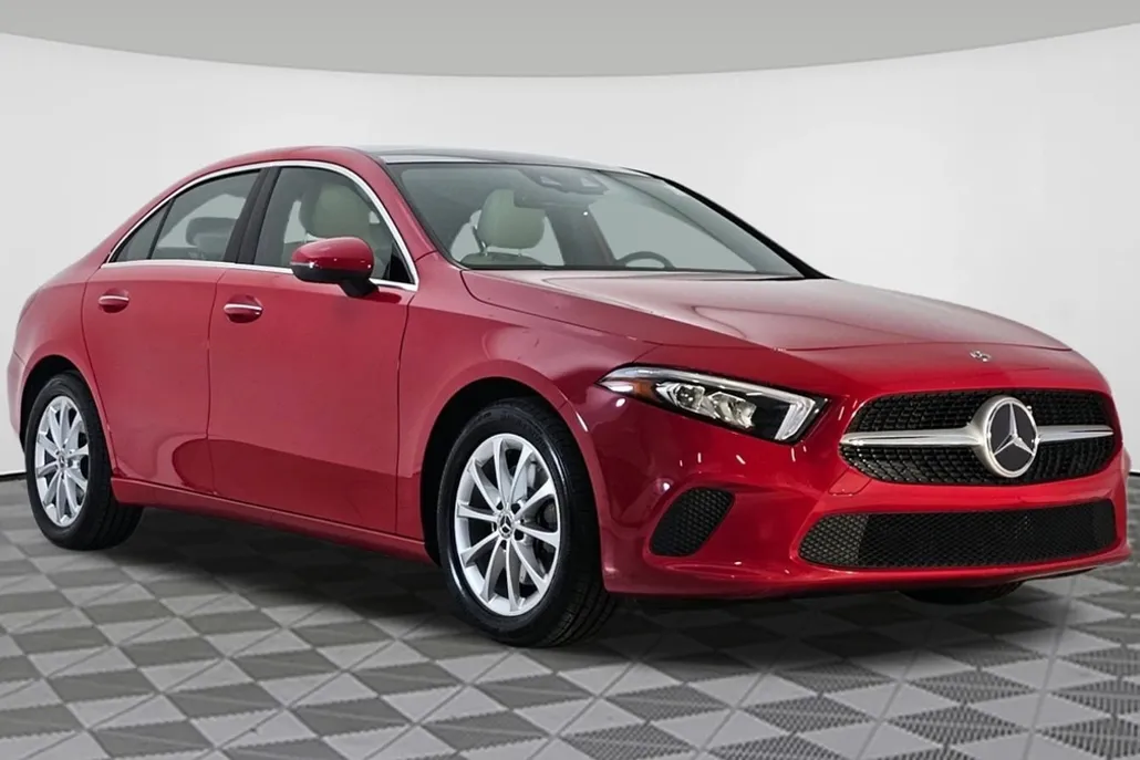 2020 Mercedes Benz A 220 4MATIC photo 1