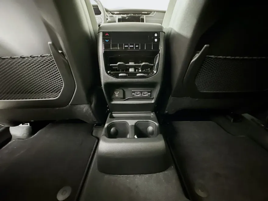 2025 Jeep Grand Cherokee Altitude X photo 19