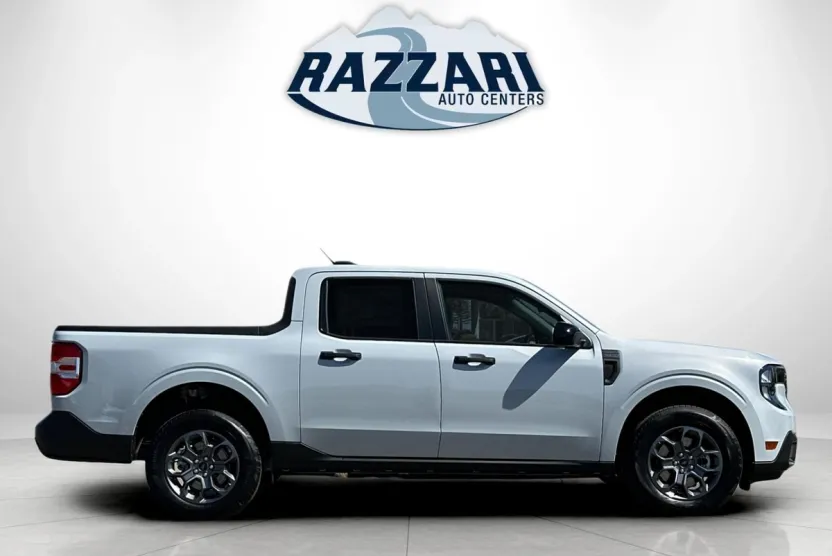 2025 Ford Maverick XLT photo 1