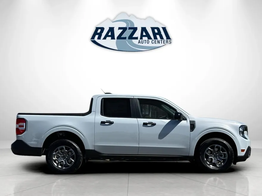 2025 Ford Maverick XLT photo 1