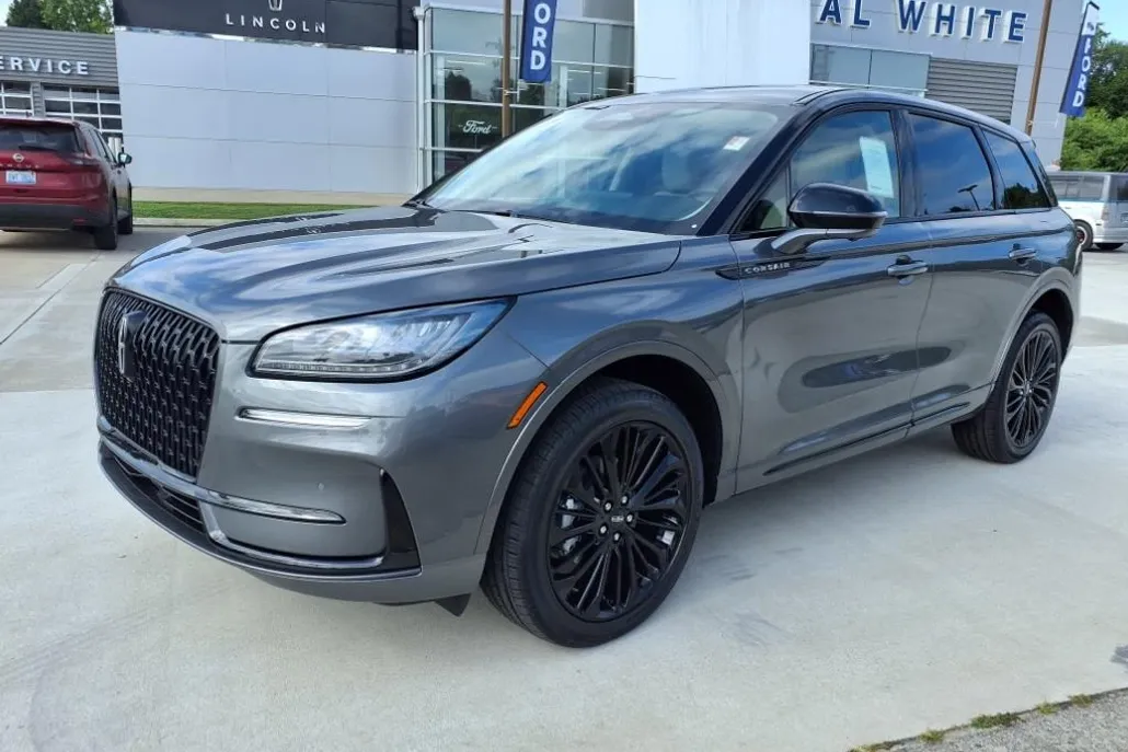 2025 Lincoln Corsair Premiere photo 1