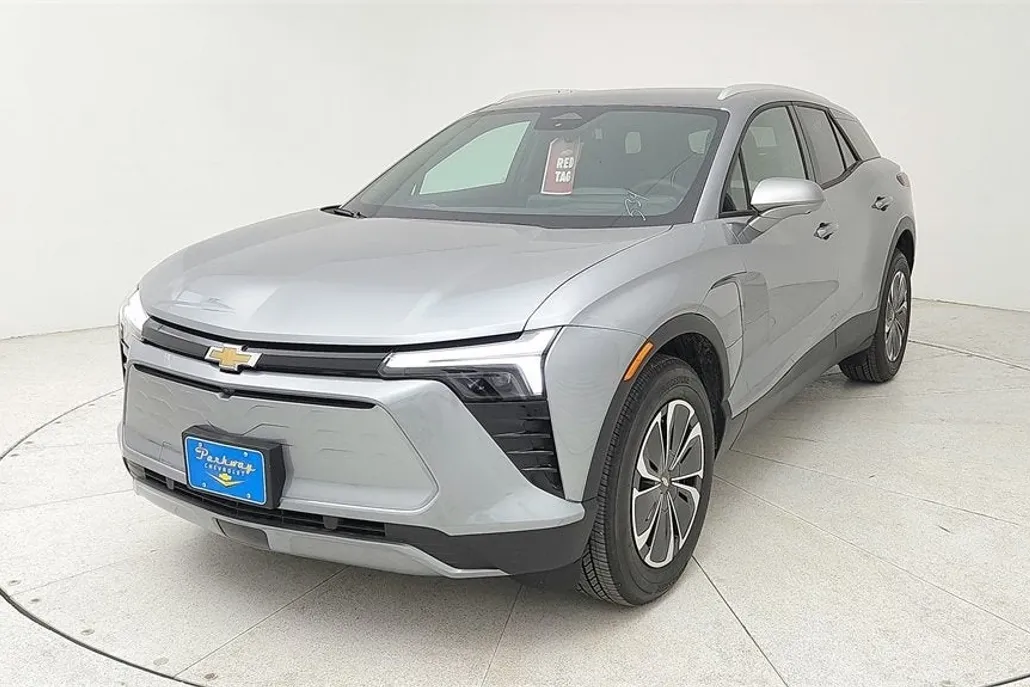 2025 Chevrolet Blazer EV photo 1