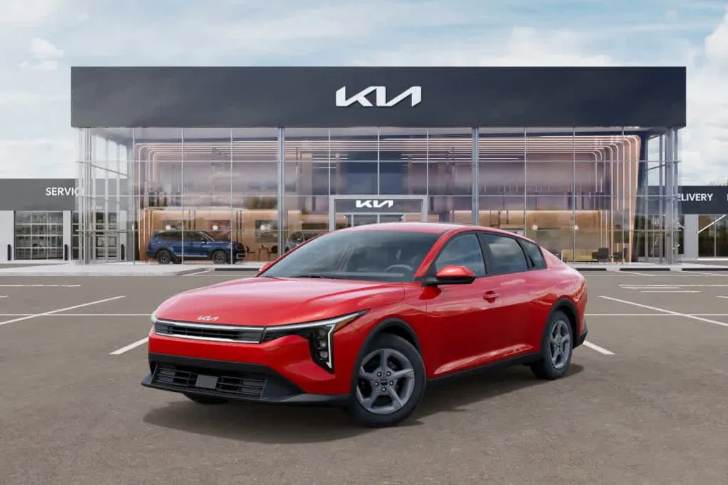2025 Kia K4 LXS photo 1
