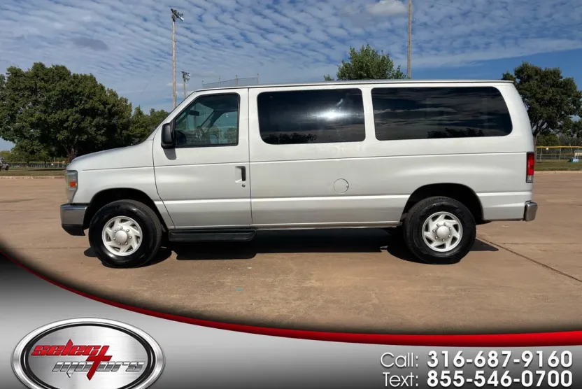 2008 Ford E-350 photo 1