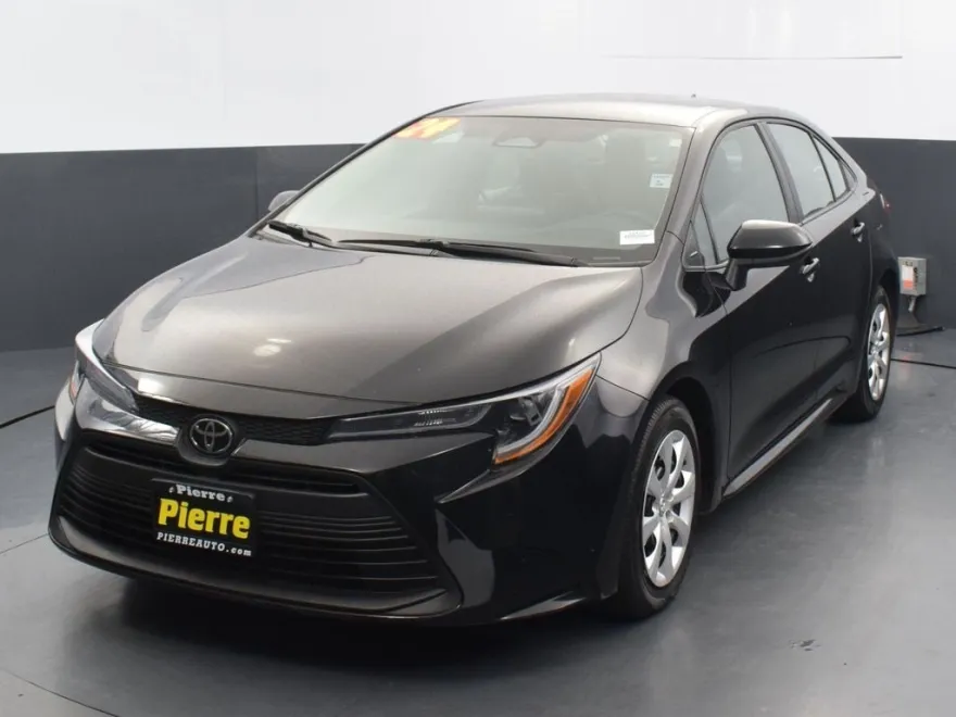 2024 Toyota Corolla LE photo 1