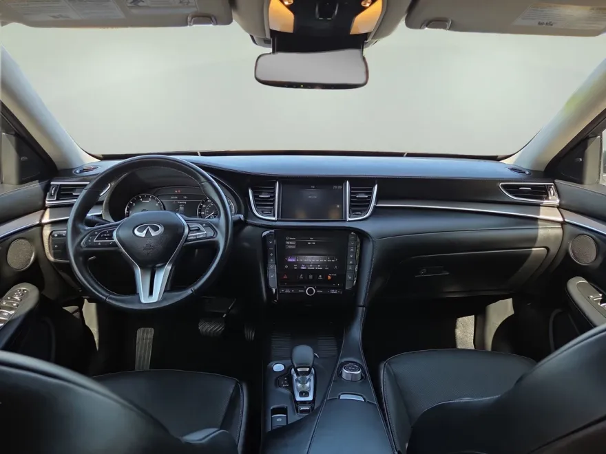 2022 Infiniti QX50 Luxe AWD photo 2