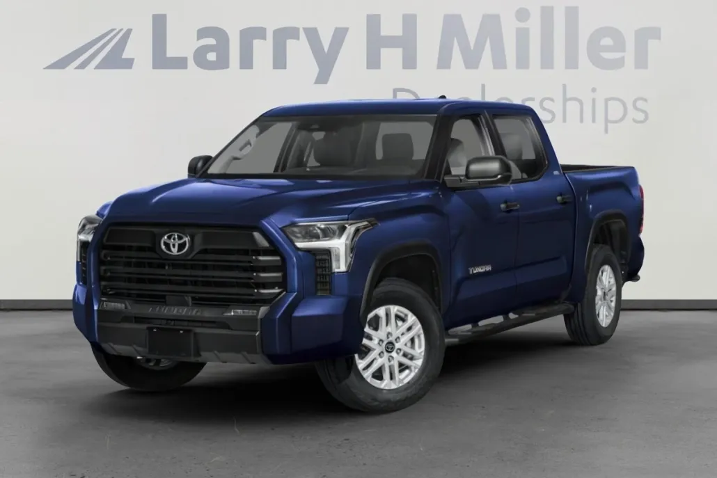 2025 Toyota Tundra SR5 CrewMax photo 1