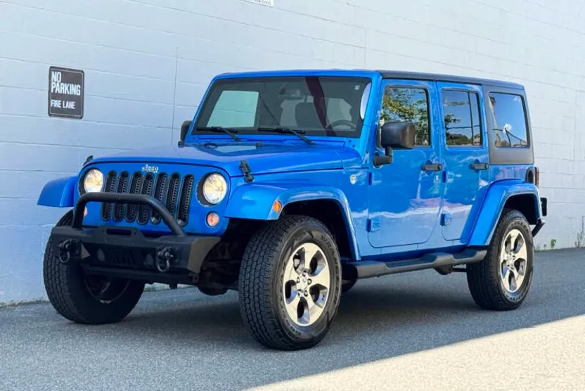 2016 Jeep Wrangler Unlimited Sahara photo 1