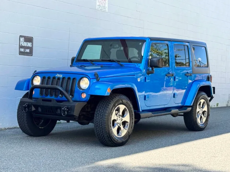 2016 Jeep Wrangler Unlimited Sahara photo 1