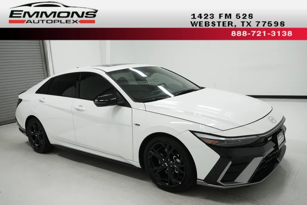 2024 Hyundai Elantra N Line photo 1