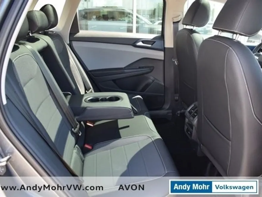 2024 Volkswagen Taos SE photo 14