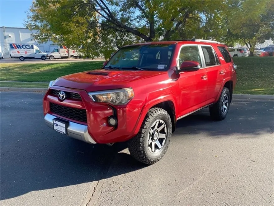 2017 Toyota 4Runner TRD Off-Road Premium photo 1