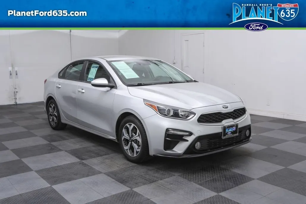 2021 Kia Forte LXS photo 1