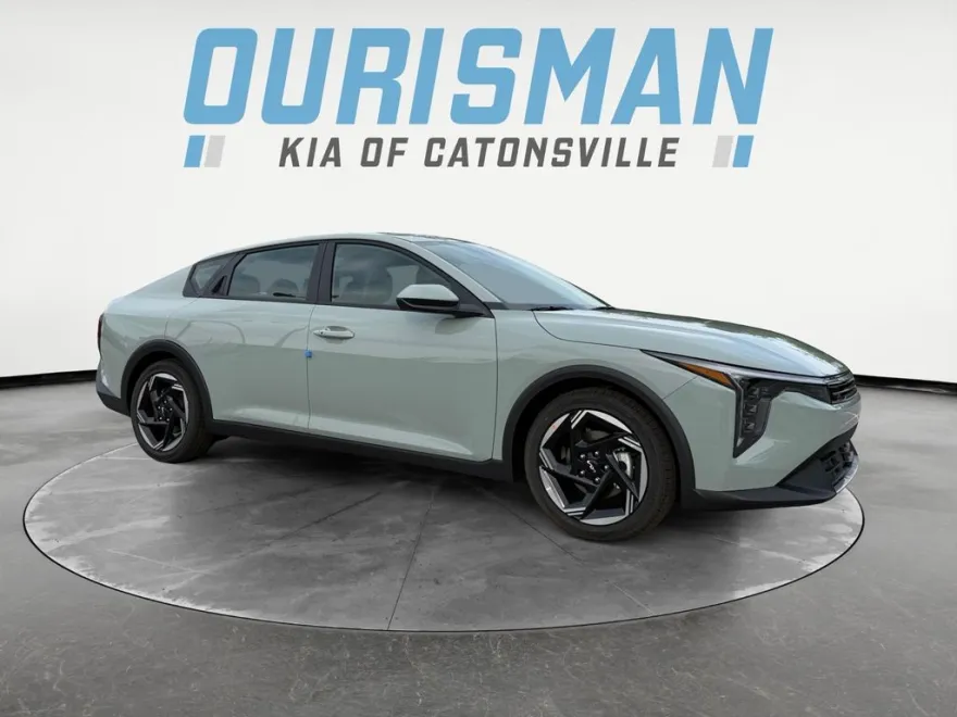 2025 Kia K4 EX photo 1