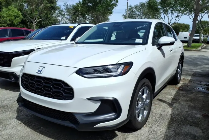 2025 Honda HR-V LX photo 1