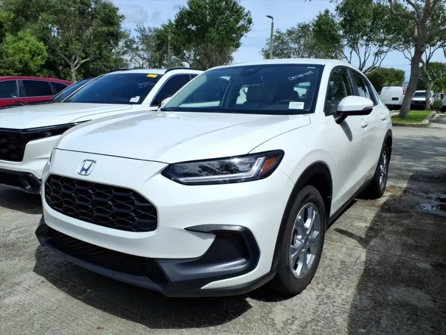 2025 Honda HR-V LX photo 1