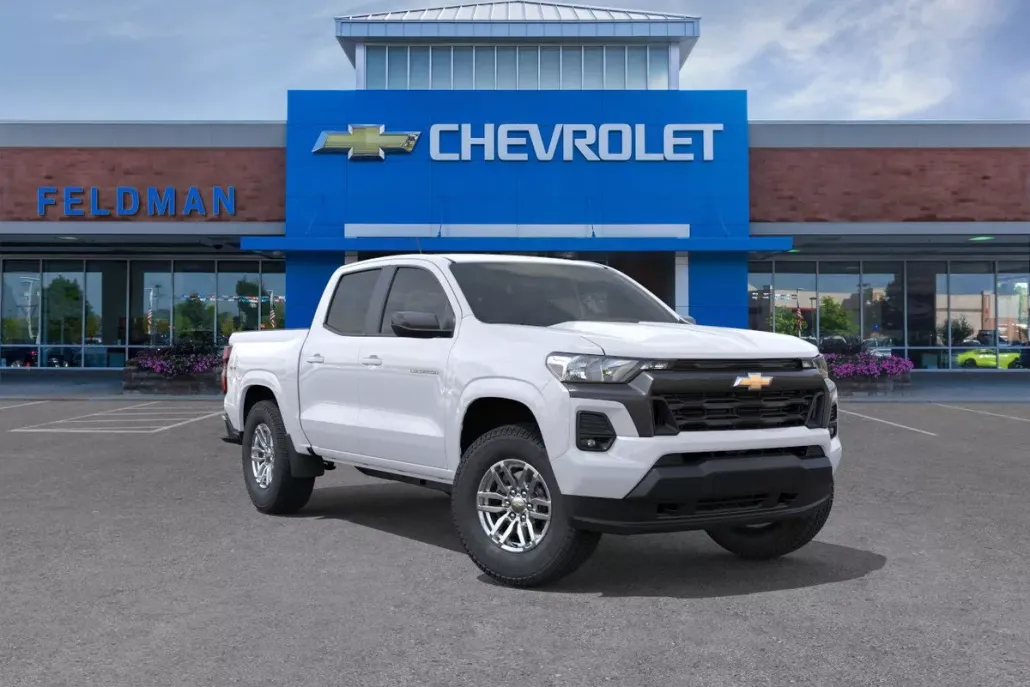 2024 Chevrolet Colorado LT photo 1