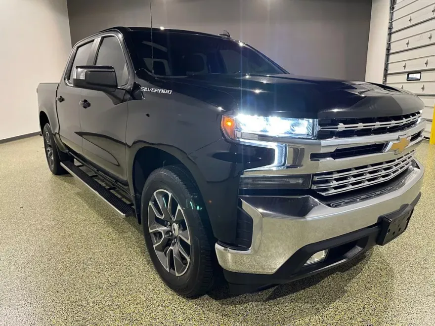 2020 Chevrolet Silverado 1500 LT photo 1