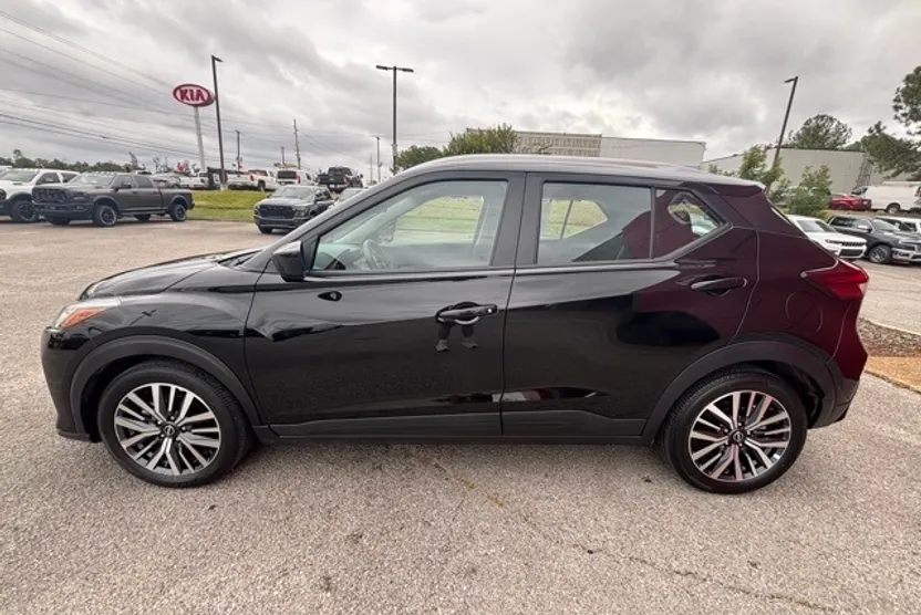 2024 Nissan Kicks SV photo 1