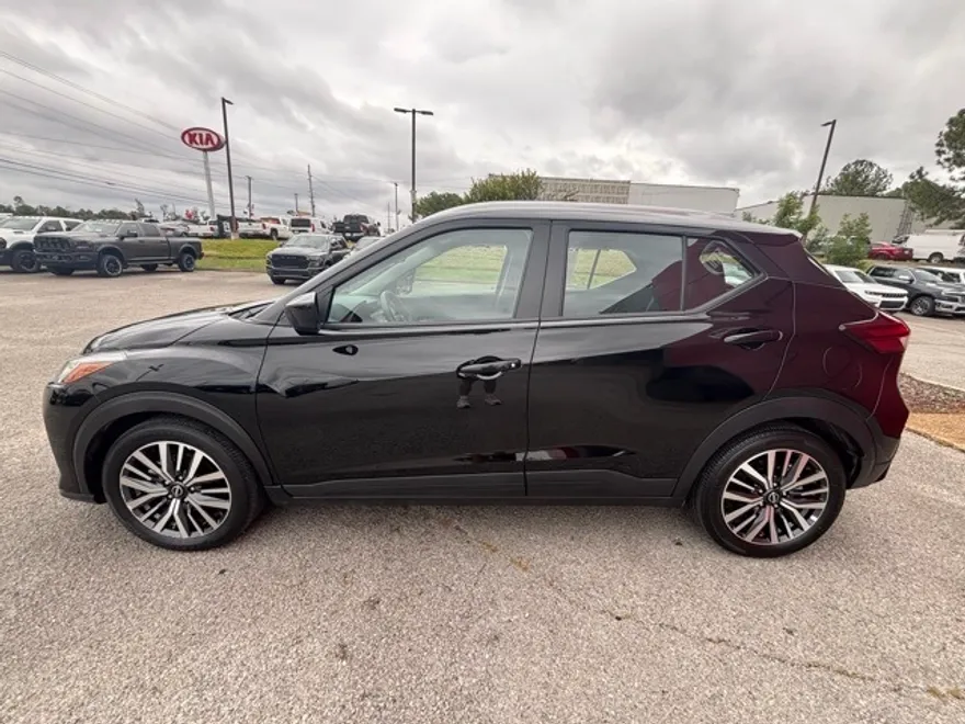 2024 Nissan Kicks SV photo 1