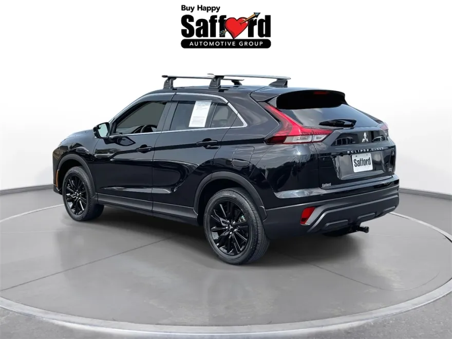 2023 Mitsubishi Eclipse Cross LE photo 1
