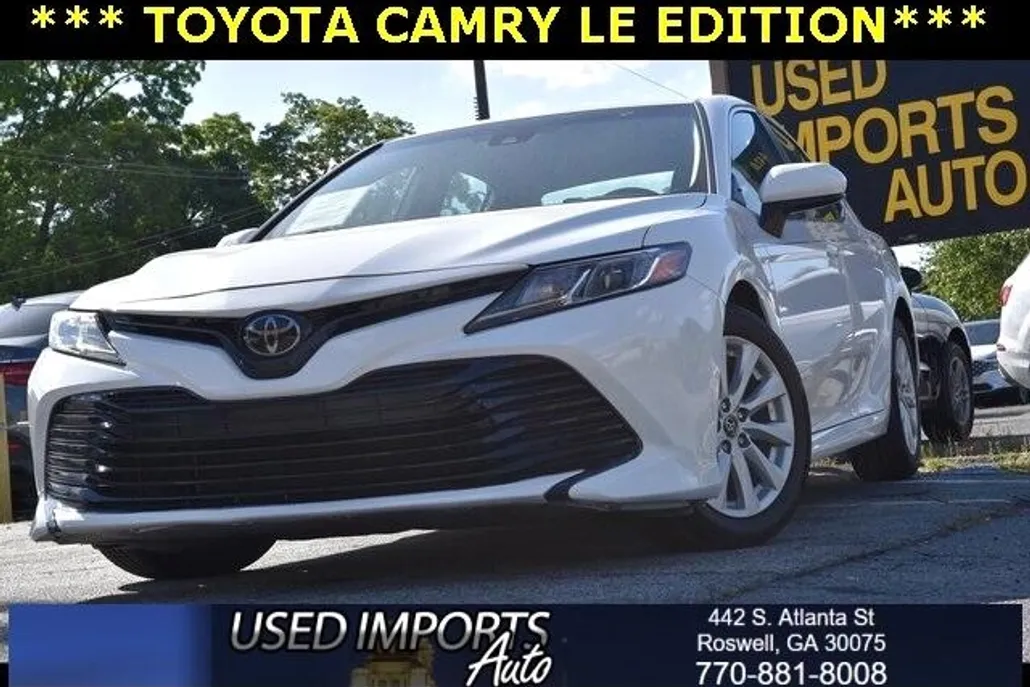 2020 Toyota Camry LE photo 1