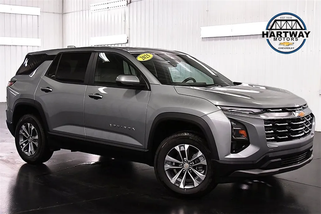 2025 Chevrolet Equinox LT photo 1