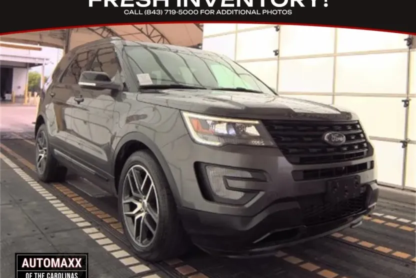 2017 Ford Explorer Sport photo 1