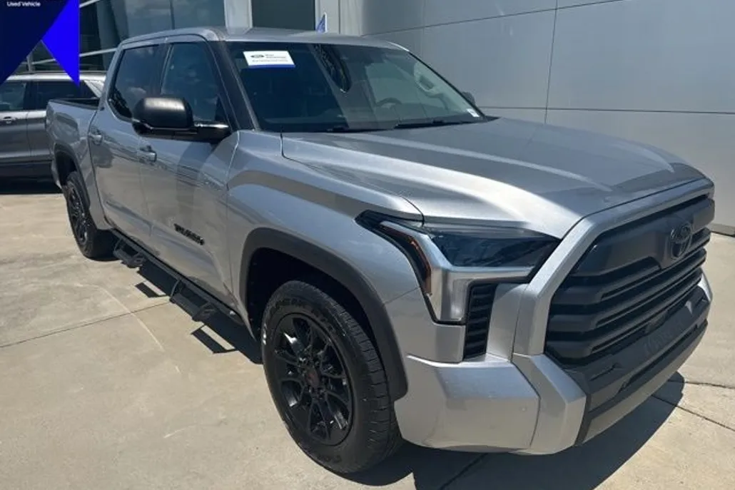 2024 Toyota Tundra SR5 photo 1