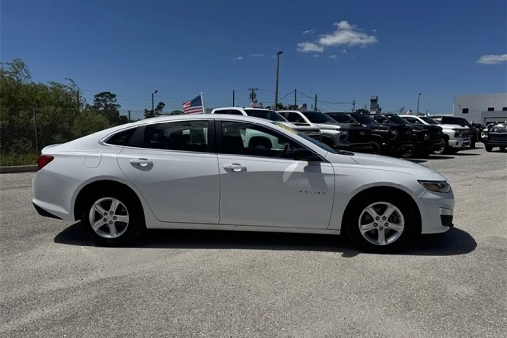 2019 Chevrolet Malibu photo 1
