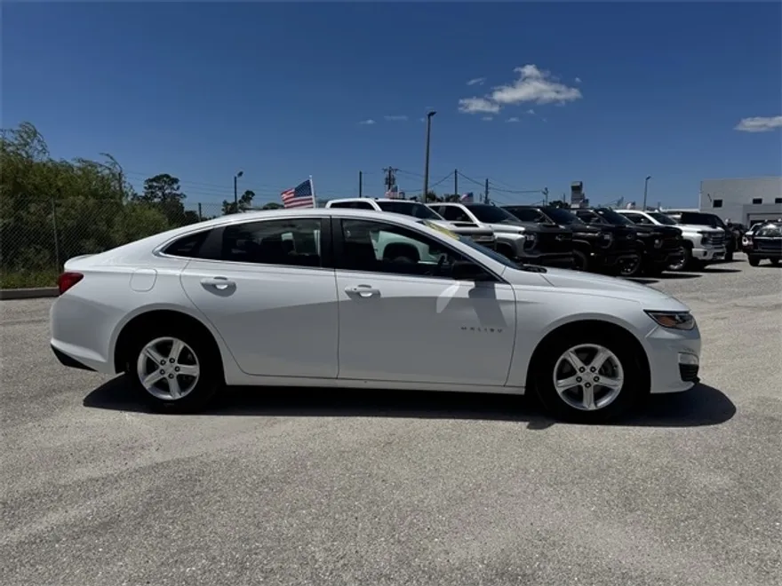 2019 Chevrolet Malibu photo 1