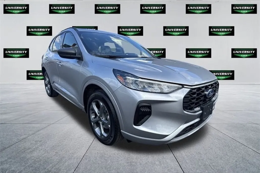 2023 Ford Escape ST-Line photo 1